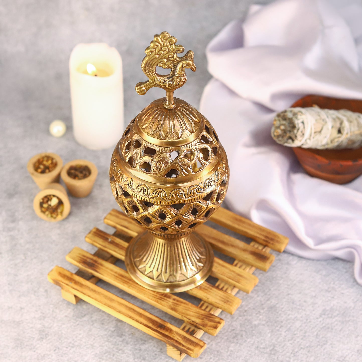 brass dhoop dani