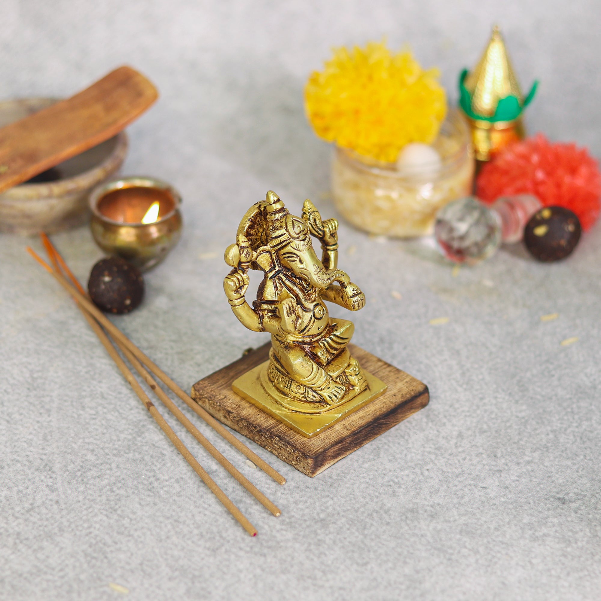 brass ganesha idol small