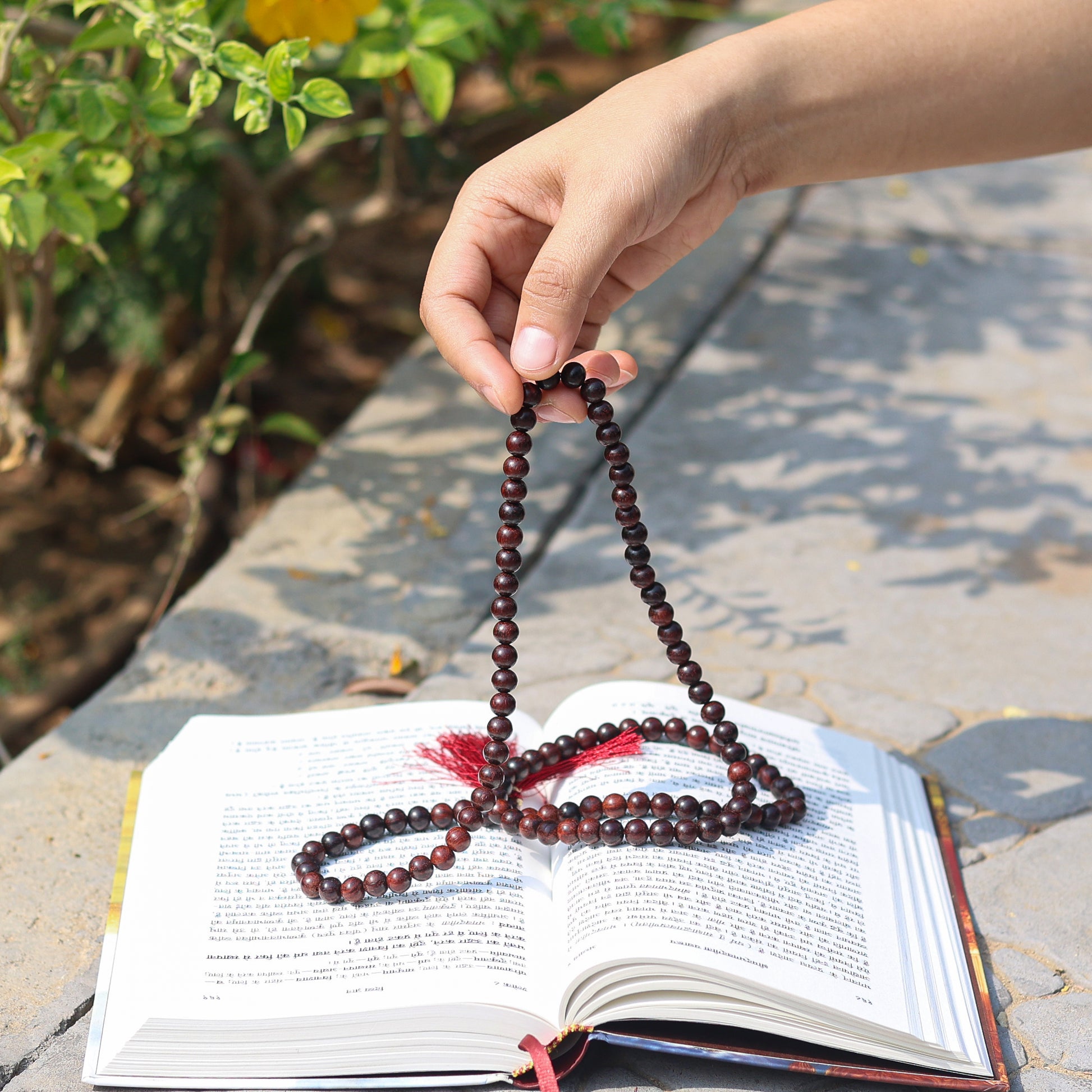 read rosewood beads mala